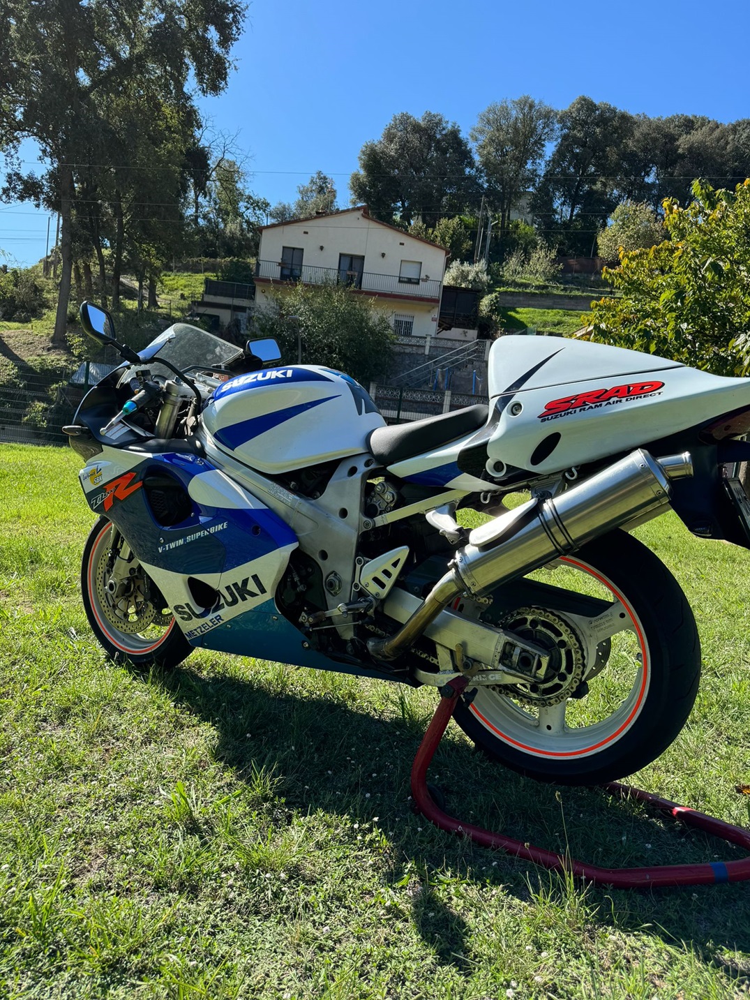 Suzuki TL1000R 3